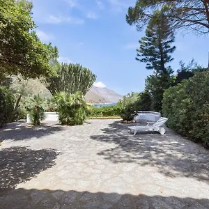 Scopello Flat With Panoramic Courtyard And Parking Appartamento